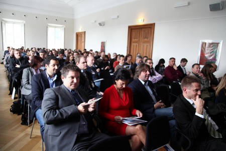 Mehr als 120 Interessierte aus Politik und Salzburgs Wirtschaft folgten der Einladung von Salzburg Research und nic.at auf die Edmundsburg am Mönchsberg. 5. IT Businesstalk, Salzburg Research, Edmundsburg, Salzburg, 20111013,   Foto: Wildbild