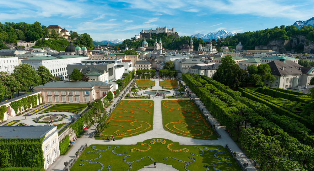 Salzburg Mirabellgarten und Festung