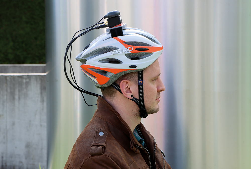 Fahrradhelm mit Sensor