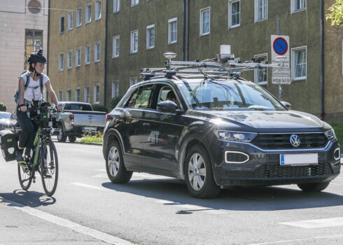 Interaktion von Radfahrenden und autonomen Fahrzeugen im gemischten Verkehr: Radfahrende erwarten klare Signale von autonomen Fahrzeugen © Salzburg Research/wildbild, Herbert Rohrer