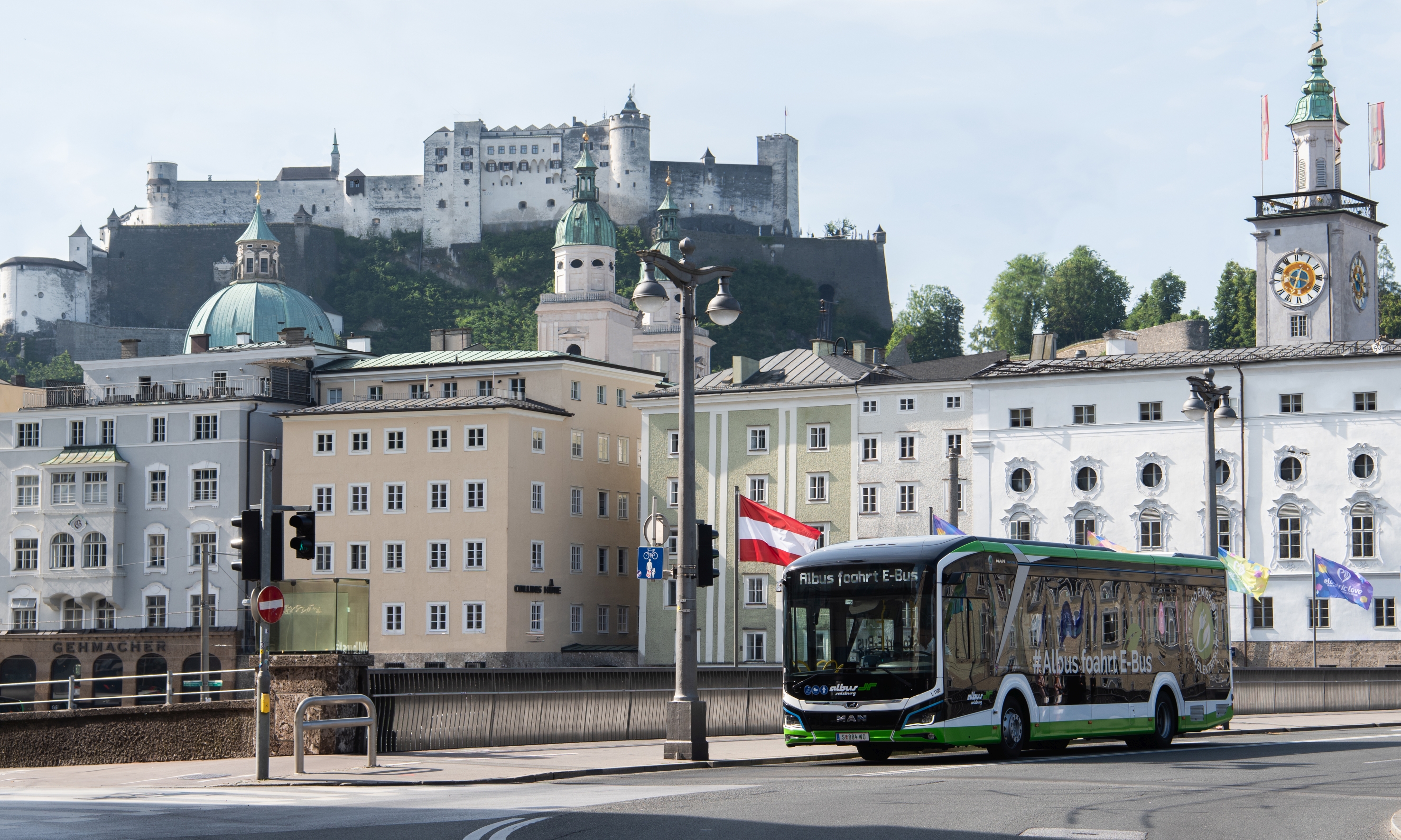Albus E-Bus in der Stadt Salzburg (c) Albus Salzburg/Scheinast.com