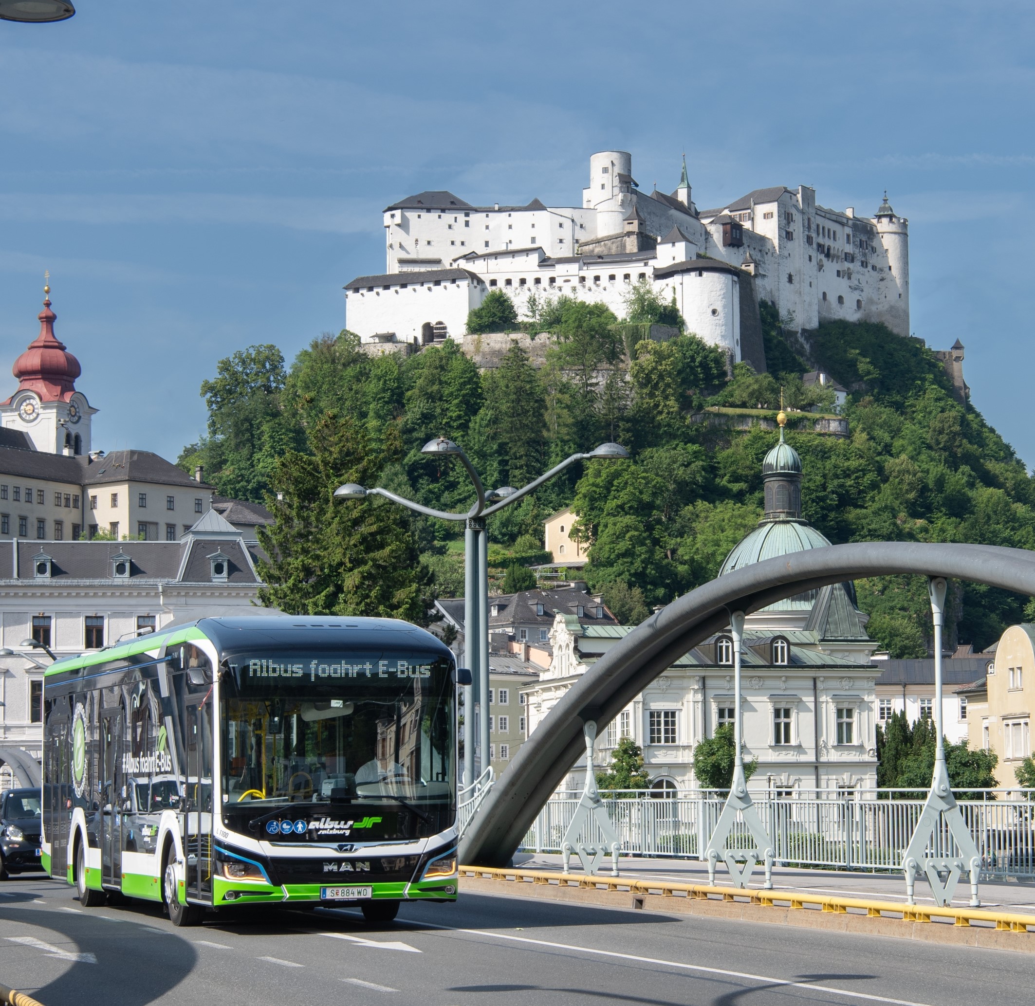 Albus E-Bus in der Stadt Salzburg (c) Albus Salzburg/Scheinast.com
